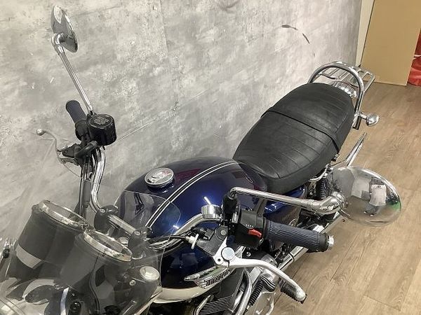 トライアンフ BONNEVILLE SE ボンネビルSE 2011年モデル USB スクリーン エンジンガード 9