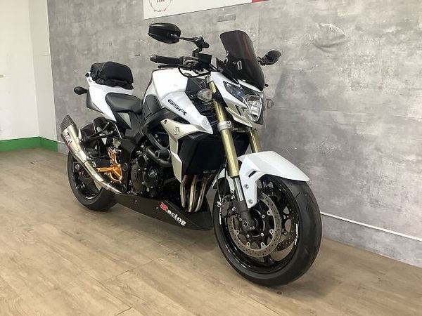 スズキ GSR750 GSR750 ヨシムラマフラー バックステップ 2