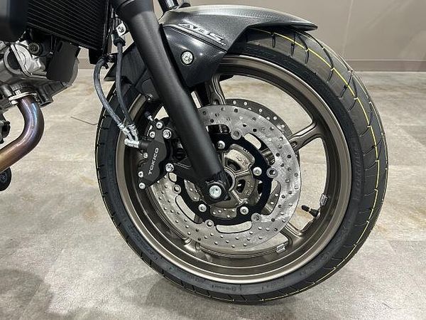 スズキ SV650 当社は陸運局二輪指定工場の資格を持ち、国内4メーカー及び外車・逆輸入車等を取扱しています。 8