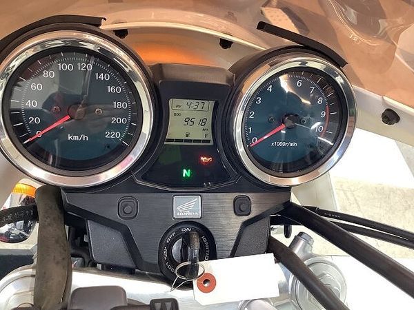 ホンダ CB1100 CB1100 2010年モデル アップハンドル仕様Type I ビキニカウル装備! 8