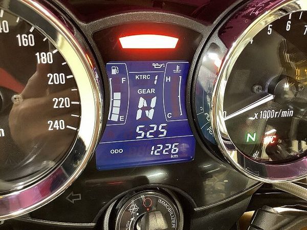 カワサキ Z900RS Z900RS SE 2025年モデル ビキニカウル・コアガード・リアキャリア装備 8