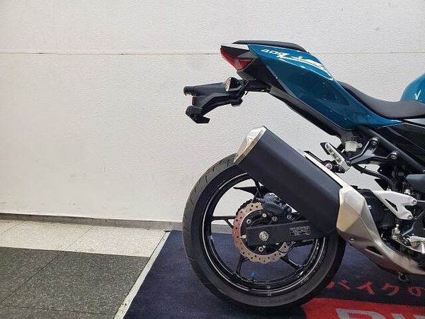 カワサキ ニンジャ 400 NINJA400 2021年モデル マルチバー USBポート装備 8