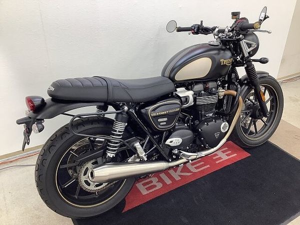 トライアンフ STREET TWIN ストリートツイン 2022年モデル エンジンガード サイドバックステー装備 4