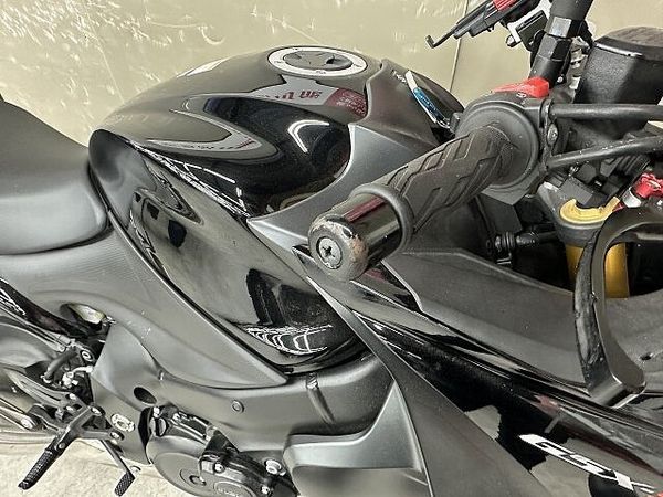 スズキ GSX-S1000F GSX-S1000F 2017年モデルリアフェンダレスカスタムスペアキーありマルチバーカス 10