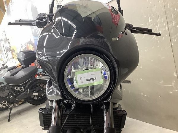 ヤマハ XJR1300C XJR1300C 2015年モデルビキニカウル装備リアフェンダレスカスタムスペアキーあり 9