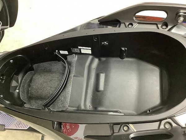 ホンダ フォルツァ(MF06) フォルツァ 2018年モデル!!リアキャリア、マルチバー装備!!ステップボードカスタム!! 10