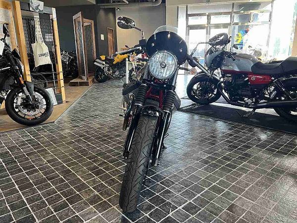 モトグッチ V7 Racer V7レーサー 1