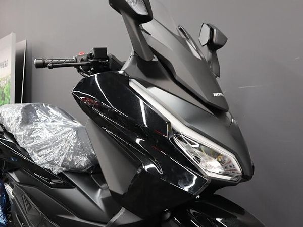 ホンダ フォルツァ(MF06) 【新車在庫あり】即納可能です! フォルツァ 3