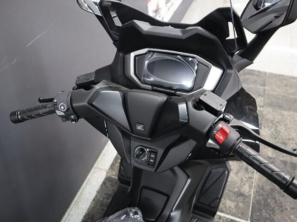 ホンダ フォルツァ(MF06) 【新車在庫あり】即納可能です! フォルツァ 5