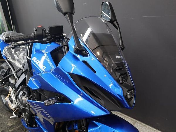 スズキ GSX-8R 【新車在庫あり】即納可能です! GSX-8R 3