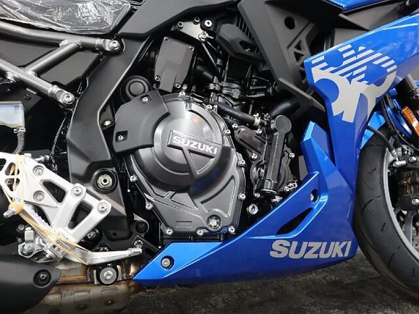 スズキ GSX-8R 【新車在庫あり】即納可能です! GSX-8R 6