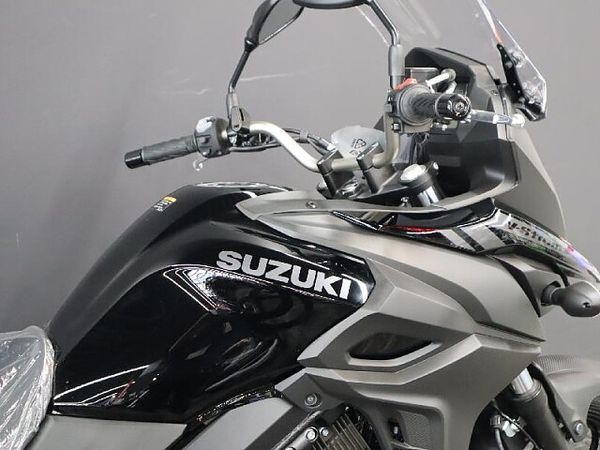 スズキ Vストローム650 【新車在庫あり】即納可能です! Vストローム650 4