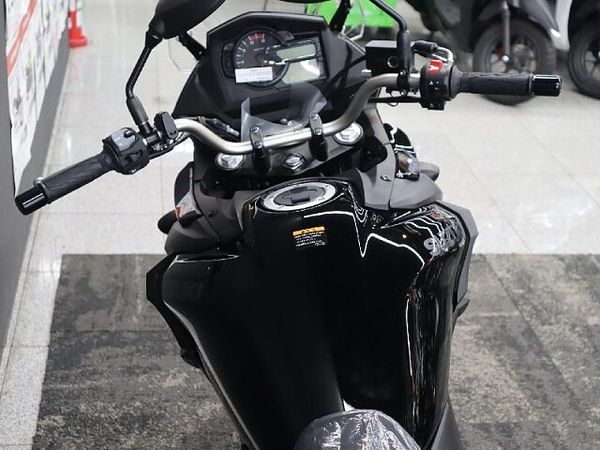 スズキ Vストローム650 【新車在庫あり】即納可能です! Vストローム650 9