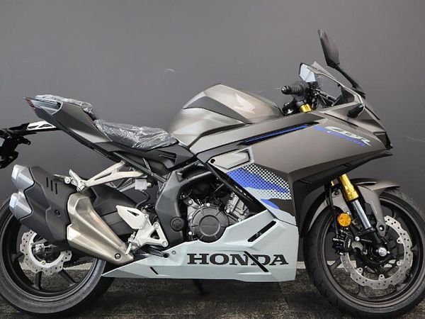 ホンダ CBR250RR (MC51) 【新車在庫あり】即納可能です! CBR250RR 1