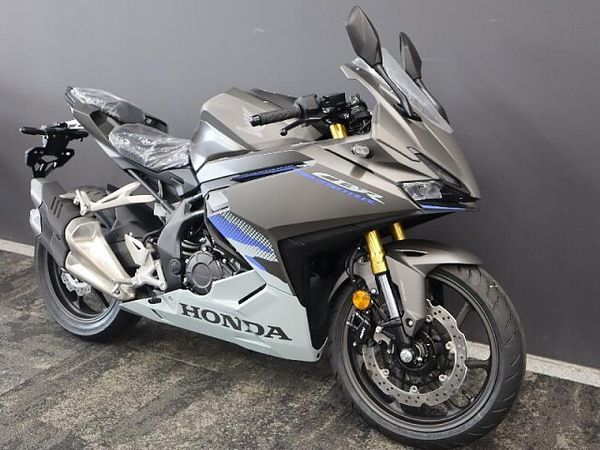 ホンダ CBR250RR (MC51) 【新車在庫あり】即納可能です! CBR250RR 2