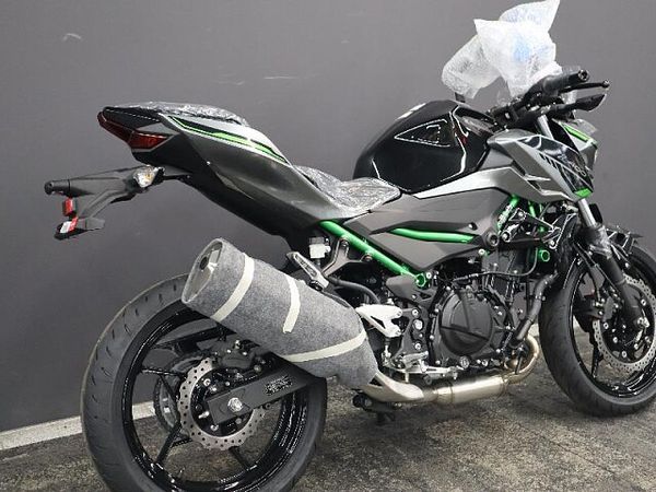 カワサキ Z400 【新車在庫あり】即納可能です! Z400 3