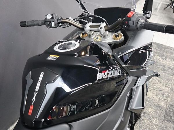 スズキ GSX-S1000GT GSX-S1000GT 5