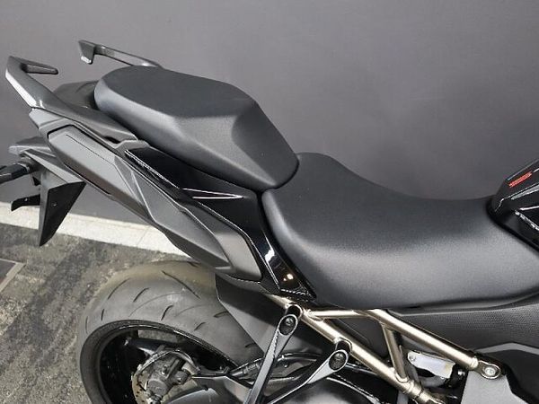 スズキ GSX-S1000GT GSX-S1000GT 7