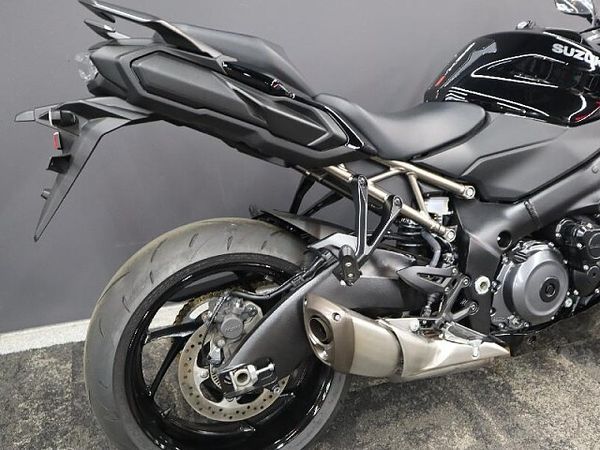 スズキ GSX-S1000GT GSX-S1000GT 9
