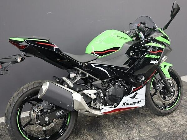 カワサキ ニンジャ 250 Ninja250 KRT 3