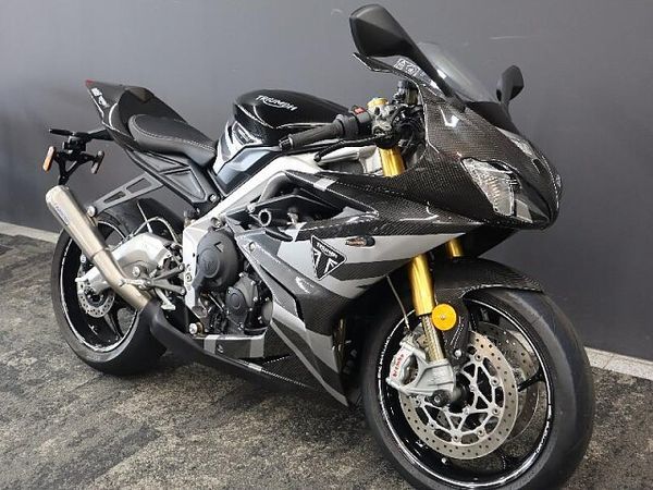 トライアンフ トライアンフ その他 デイトナ765Moto2ED 2