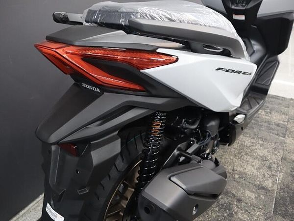 ホンダ フォルツァ(MF06) 【新車在庫あり】即納可能です! フォルツァ 6