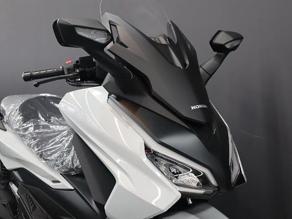 ホンダ フォルツァ(MF06) 【新車在庫あり】即納可能です! フォルツァ 9