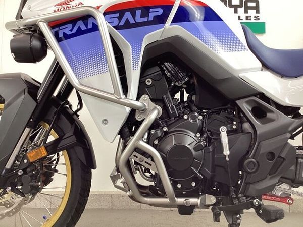 ホンダ XL750 トランザルプ 4