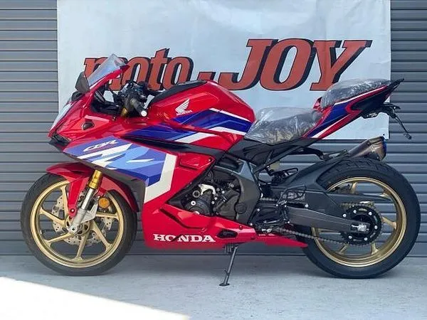 ホンダ CBR250RR (MC51) OVERRacingの開発や広報として使用していた車両です。 2