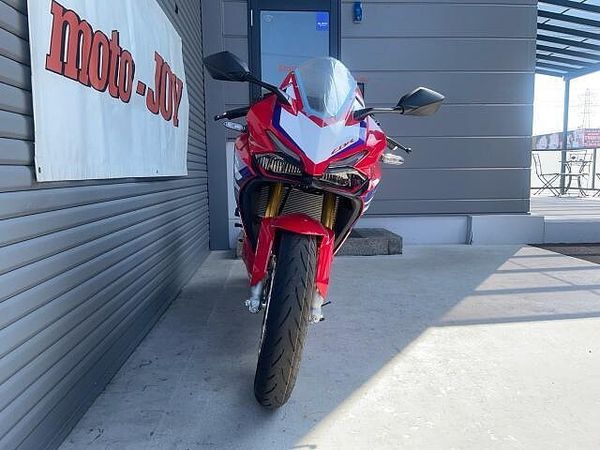 ホンダ CBR250RR (MC51) OVERRacingの開発や広報として使用していた車両です。 5
