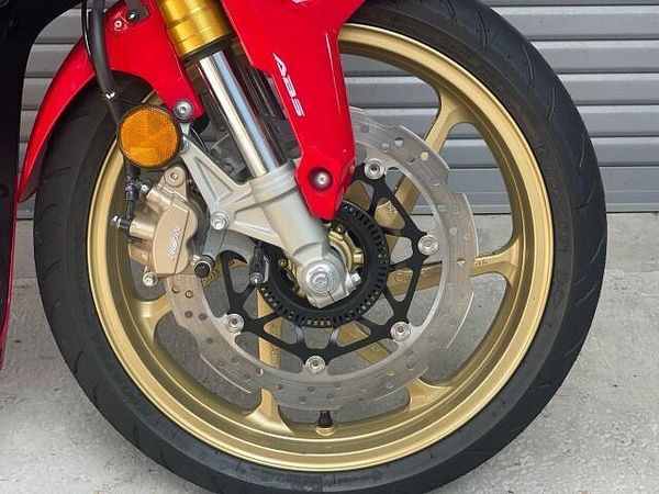 ホンダ CBR250RR (MC51) OVERRacingの開発や広報として使用していた車両です。 9