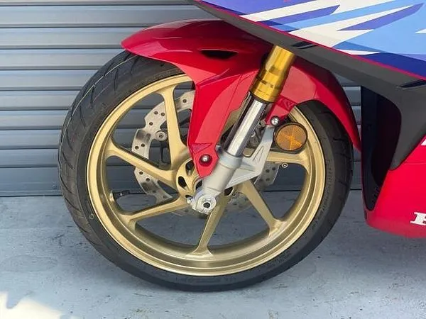 ホンダ CBR250RR (MC51) OVERRacingの開発や広報として使用していた車両です。 10