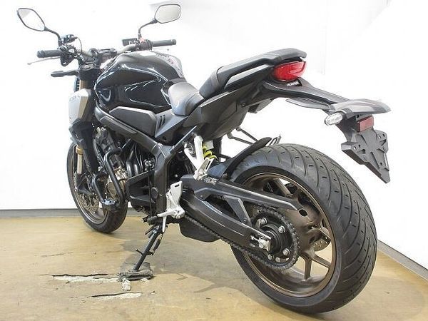 ホンダ CB650R ●CB650R/ABS/ETC標準装備/大型エンジンガード装備/USB電源1ポート装備 5
