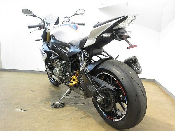 BMW S1000R S1000R/ABS&ETC標準装備/アクラポ製マフラー/フェンダーレス/USB電源/ベイ 8