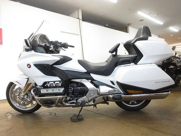 ホンダ ゴールドウイング GL1800 (GOLDWING Tour )/SC79型/ABS&USB装備/エンジンガ 5