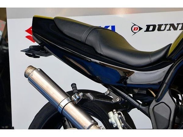 スズキ GSF1200 トルクフルな油冷マシンを存分に走らせる、ヘビーなカスタム車です。 7