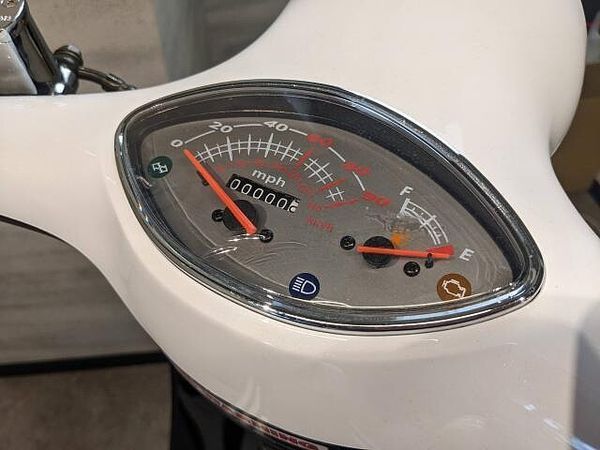 AJS Modena 125 店頭現車無し、要取り寄せ車両。レトロでおしゃれなスクーター! 5