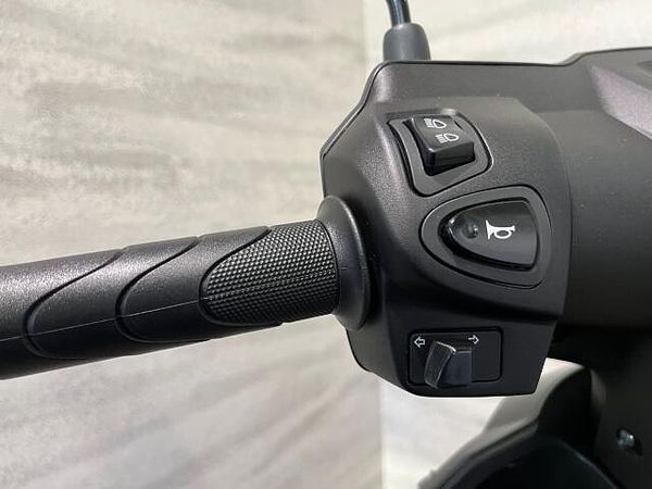 ヤマハ ジョグデラックス 店頭現車無し、要取り寄せ車両。展示車ありの2023モデル登場! 7