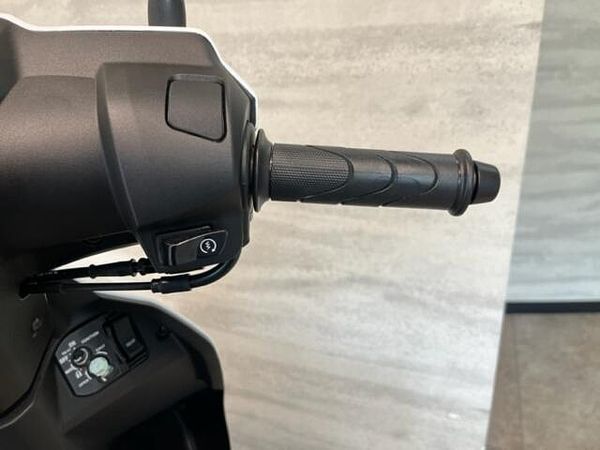 ヤマハ ジョグ 店頭現車無し、要取り寄せ車両。 6