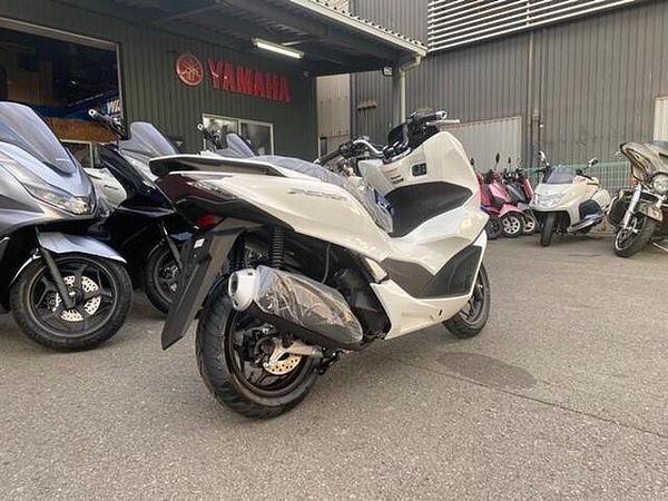 ホンダ PCX160 バイクの事なら当店にお任せ下さい!ホンダ・ヤマハ・スズキ正規取扱店です。 3
