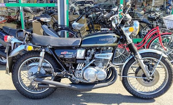 スズキ GT550 2スト、トリプルの加速を貴方へ! 4