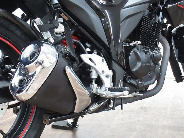 スズキ ジクサー 150 GIXXER150 サイドバッグ付き ☆★MRAスクリーン・LEDライト・キャリア付き!★ 10