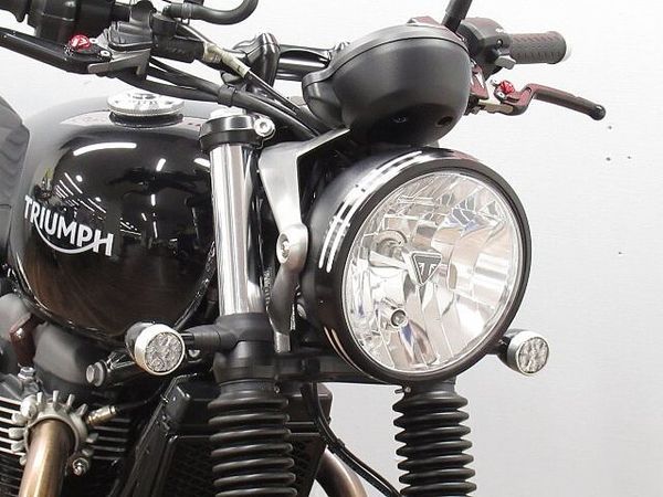 トライアンフ STREET TWIN ストリートツイン FOXレーシングリアサス装備 ☆★純正オプション多数!★☆ 6