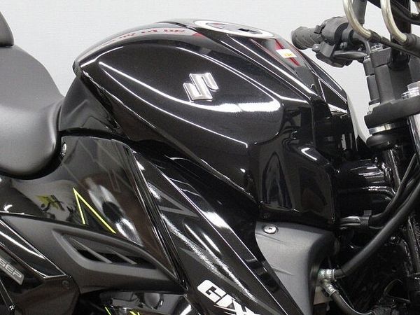 スズキ ジクサー 150 GIXXER150 国内仕様 現行モデル ☆★走行少ないオススメ車!★☆ 【マル得車輌】 7