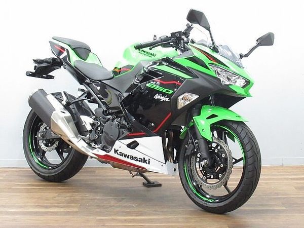 カワサキ ニンジャ 250 Ninja250 KRTエディション エンジンスライダー付き ☆★USB・マルチバー装備! 3