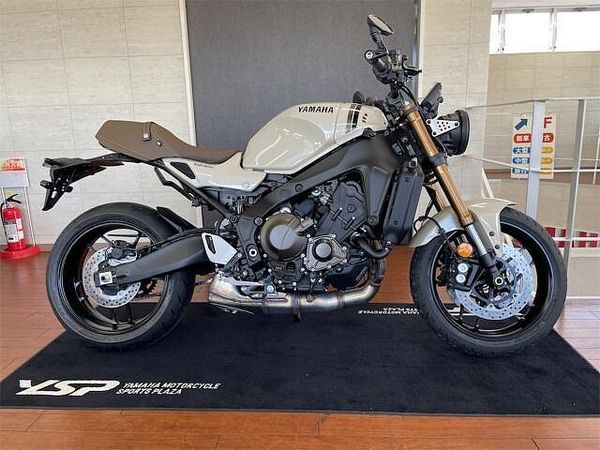 ヤマハ XSR900 細部に宿るこだわりポイントバイクらしい佇まいの中に、金属の触感や高品質な仕上げを追求。 1