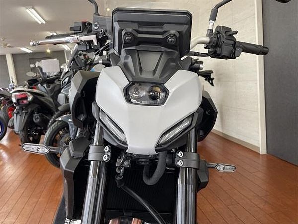 ヤマハ MT-07 Y-AMT ハンドシフトとオートマチックのスイッチは、あらゆるシーンで快適なライディングをもたらす 5