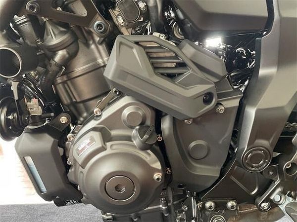 ヤマハ MT-07 Y-AMT ハンドシフトとオートマチックのスイッチは、あらゆるシーンで快適なライディングをもたらす 10