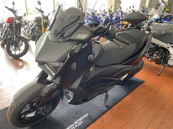 ヤマハ XMAX 250 上品さと躍動感を両立させたXMAXらしいスタイリング 4