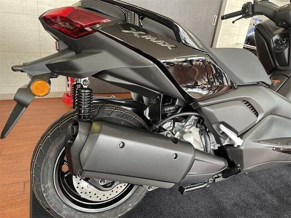 ヤマハ XMAX 250 上品さと躍動感を両立させたXMAXらしいスタイリング 8